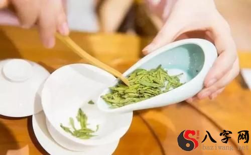 梦见茶叶泡茶