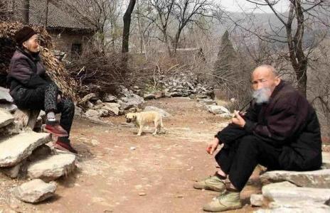农村房屋前后风水，听说这样不聚财，赶紧回家看看